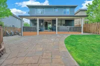 Luxury Wine Retreat • Spa Sunroom • Walk Downtown - 4-Star