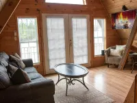 Arkansas A-Frame creates cozy, comfortable memories for years to come. Hotéis em Compton
