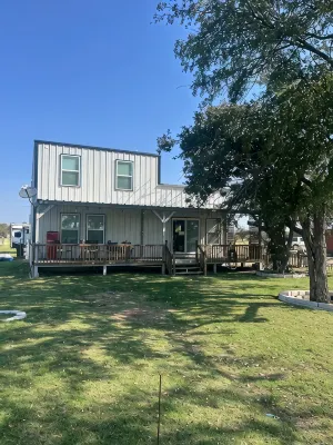 Lake Leon Cozy Cabin and RV park - Chalets