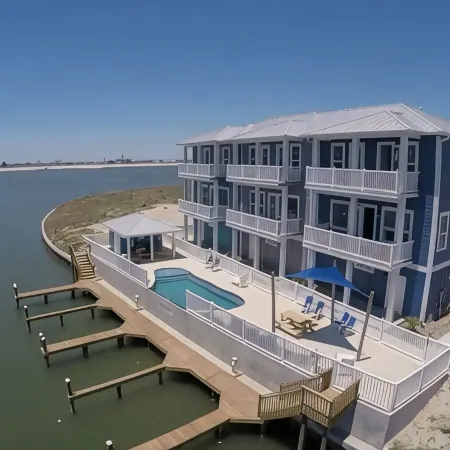 Waterfront Harbor View Hideaway