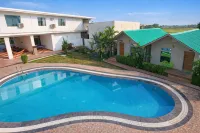 The Corbett View Resort - プール