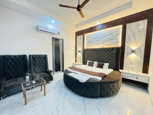 Sandhu Homestay - B&Bs (Bed and breakfast)