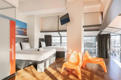 easyHotel Rotterdam City Centre Отели в г. 
