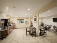 Super 8 by Wyndham Portland Airport Hotels in Multnomah County