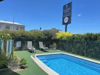 Adelong Motel - parking