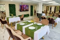 Bayrak Grand Hotel - parkir