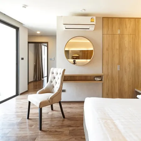 The  28th  Hotel