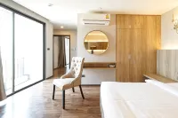 The  28th  Hotel