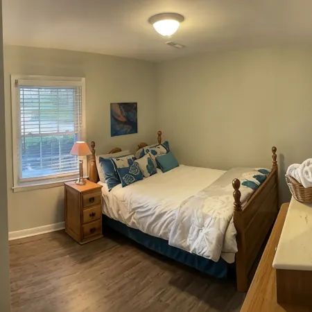 Charming 3-Bedroom Retreat with Waterway Access in Hampstead, NC. Hideaway Haven Отели в г. Пендер