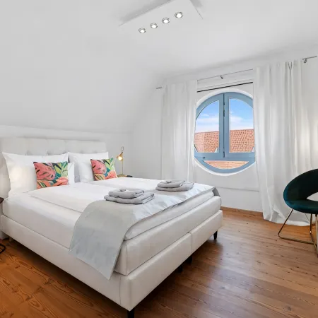 HELLOFLATS: Luxury Penthouse / Balcony / Parking / Center / Therme / MUC Airport