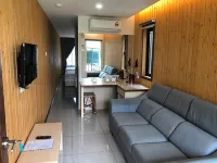 Kluang Container Swimming Pool Hotel - พร้อมระเบียง