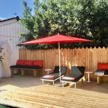 Taussat: Two Steps from the Beach, Renovated Villa "Poupille" Sleeps 9