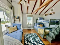 Fall Discount Riverfront Property - Minutes to Beach! - 4-Sterne