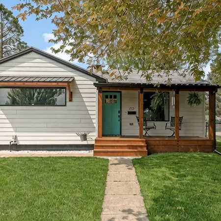 Bright & Modern 4Br with Large Jacuzzi Tub Near Favored Black Hills Attractions