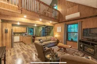 Falls Escape - Firepit, Starlink WiFi, Pets Welcome, Near Trails & Attractions - 2 estrellas