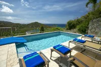 Miles Away, 2 BR 2.5 BA. The perfect private getaway for couples or families! - Villa