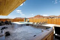 Private pool w/ slide, hot tub, and firepit! Near National Parks! - Pools