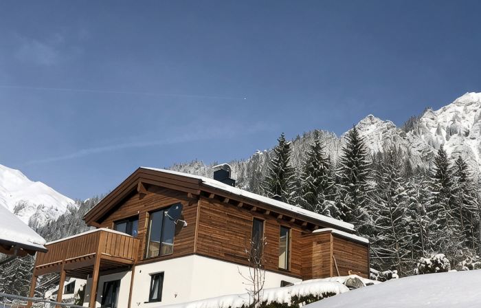 Luxurious Chalet, 7 adults, in sunny Klostertal
