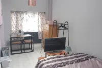 1 Bedroom Annex - 2 Mins From Train Station - Wifi