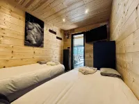 Sublime Bas de Chalet de Standing en Duplex Aux Angles -Space for Billiards and Cinema - 木屋