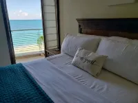 Luxury Beachfront 2 Bedroom Condo In The Heart Of Philipsburg/Great Bay - balcony
