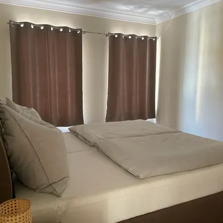Renoviertes Ferienhaus 115 qm, mit Ganzjährig Beheiztem Innenpool 28 C und Spa