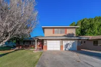Warm Winter Oasis, Heated Pool & Family Fun