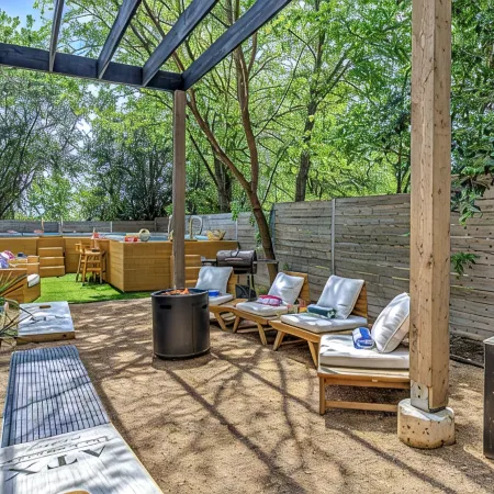 Hip/Vibrant Walkable to Restaurants/Bars & SXSW Spots! Heated Pool March 4 2025