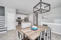 4 Bedroom Cottage - 5 Minutes from both beaches - Bungalows