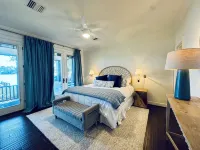 Large Lakehouse. Sleeps 17. Dock. Paddleboard. Flat Lot. Kayaks. Big Lake Views. - ジャグジー