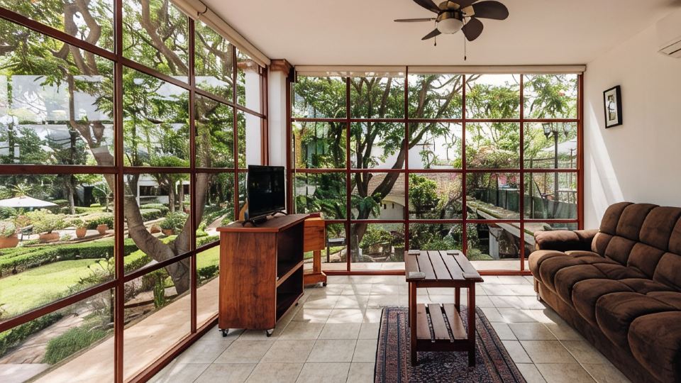 1 bed- 1 Bath. AC, solar heated pool, fitness room in Oaxaca. Bule Villas, FLW