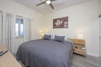 See dolphins from the balcony! Hot tub and pool. Renovated & fully equipped410 - 4-Star