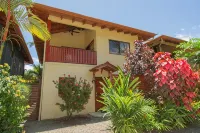 Villa Del Sol, steps to Dominical Beach with Private Pool! - balcony