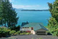 Beautiful Beach House and additional beach cabin with Olympic Mountain view - Bjergudsigt