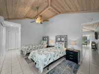 Golf Cart Included, Inagua Villa, Treasure Cay, Bahamas, 100 yards from beach - พร้อมWifi