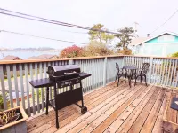 Cozy Studio Cottage with Harbor View/Spacious Full Kitchen & Pet Friendly - 3성급