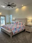 "CALYPSO"  BRAND NEW  HUGE 4-bedroom house with WiFi and AC in Oak Harbor - 4-Star