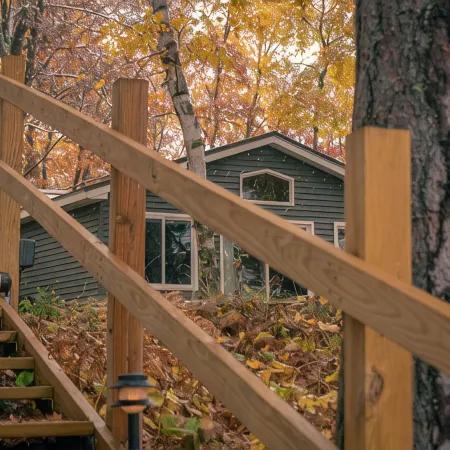 Cozy Lake Front Cottage, Escape with Amenities