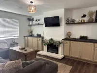 Cozy Condo on 400 N - Homestays