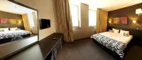 Plaza V Hotel