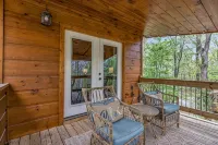 Large Family Getaway Cabin w/Hot Tub + Game Room - Minutes to Blue Ridge - Tiny houses
