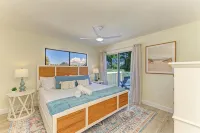 {On IMG Golf Course! WAFFLE BAR/Pool/GameRoom/Beach Gear++ - Beach
