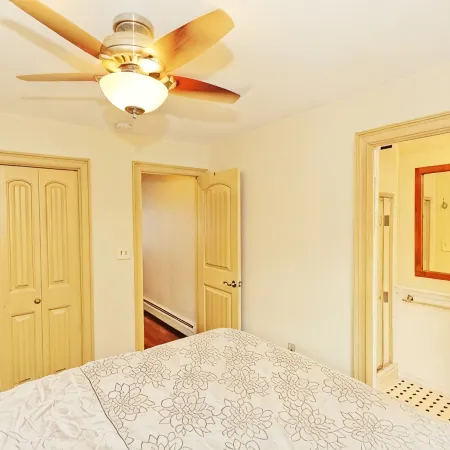Lakefront, Dock, Near Restaurants, Track & Downtown Saratoga Springs!