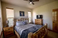 Ski in/ski out Granby Ranch Home- Ski, Golf, Fish, Bike, Hike, Relax- sleeps 8 - 4-Star