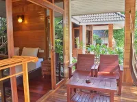 Pen's Bungalow Koh Phangan Hotels near Hat Sadet Beach