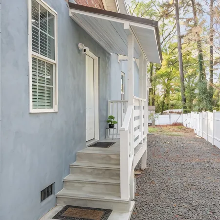 Stylish-Modern Open Concept Studio In The Hearth Of Durham NC