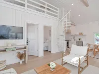 The Beach Nest-Lux Cottage Steps to the Beach Hotels in Clinton