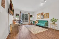 Emerald Suite near Truist Park / Free Parking - Apartments