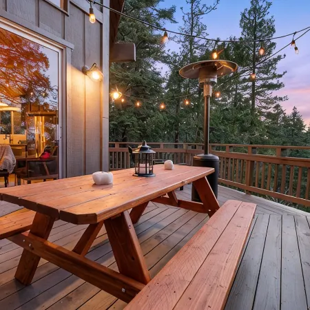 Cozy Treehouse with Lake View of Lake Arrowhead - 5 min from Village and Skypark