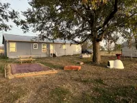 Charming 3-bedroom house in delightful Wolfe City with AC, WiFi - 3-Star